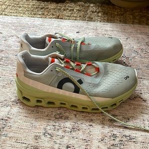 On cloud cloudmonster sneakers size 10